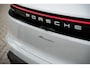 Porsche Macan 100 kWh IJsgrijs metallic | Luchtvering PASM | Panoramadak | Porsche InnoDrive incl. actieve rijstrookgeleiding | 360° Surround View incl. actieve parkeerassistent | Adaptieve cruise control (ACC) | 21 inch Macan Design velgen | Warmtepomp |