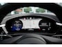 Porsche Macan 100 kWh IJsgrijs metallic | Luchtvering PASM | Panoramadak | Porsche InnoDrive incl. actieve rijstrookgeleiding | 360° Surround View incl. actieve parkeerassistent | Adaptieve cruise control (ACC) | 21 inch Macan Design velgen | Warmtepomp |