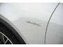 Porsche Macan 100 kWh IJsgrijs metallic | Luchtvering PASM | Panoramadak | Porsche InnoDrive incl. actieve rijstrookgeleiding | 360° Surround View incl. actieve parkeerassistent | Adaptieve cruise control (ACC) | 21 inch Macan Design velgen | Warmtepomp |
