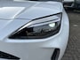 Toyota Yaris Cross 1.5 Hybrid 130 Dynamic + Comfort Pack dodehoekdetectie / stoelverwarming / stuurwielverwarming / parkeersensoren voor + achter / Navigatie / Apple Carplay / Android Auto / parkeercamera / 10 jaar Toyota garantie / rijklaarprijs incl. Toyota Pechhulppas