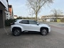 Toyota Yaris Cross 1.5 Hybrid 130 Dynamic + Comfort Pack dodehoekdetectie / stoelverwarming / stuurwielverwarming / parkeersensoren voor + achter / Navigatie / Apple Carplay / Android Auto / parkeercamera / 10 jaar Toyota garantie / rijklaarprijs incl. Toyota Pechhulppas