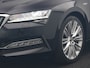 Skoda Superb Combi 1.4 TSI iV Laurin & Klement PHEV 218pk Dealer O.H. | Trekhaak Af Fabriek | Panodak | Adaptive Cruise | 360 Camera | Lederen Comfortstoelen Memory & Ventilatie | Canton Audio | Crystal LED | Stoelen & Stuur Verwarmd | Apple Carplay | Blis | DAB | Navigatie | 19"L.M | Plug In Hybrid |