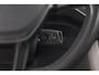 Volkswagen T-Roc 1.0 TSI Style Business 116pk | Trekhaak | Adaptieve Cruise Control | Elektronische Kofferklep | Apple Carplay