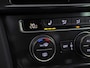 Volkswagen Golf 1.5 TSI Sportline (APPLE CARPLAY, GROOT NAVI, CLIMATE, STOELVERWARMING, SPORTSTOELEN, LED KOPLAMPEN, PARKEERSENSOREN, ADAPTIVE CRUISE, NIEUWSTAAT)