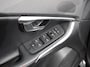 Volvo V40 2.0 T2 Ocean Race Climate Control Navigatie Lederen bekleding Parkeersensoren Trekhaak Lichtmetalen velgen