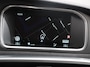 Volvo V40 2.0 T2 Ocean Race Climate Control Navigatie Lederen bekleding Parkeersensoren Trekhaak Lichtmetalen velgen