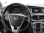 Volvo V40 2.0 T2 Ocean Race Climate Control Navigatie Lederen bekleding Parkeersensoren Trekhaak Lichtmetalen velgen