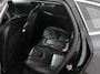 Volvo V40 2.0 T2 Ocean Race Climate Control Navigatie Lederen bekleding Parkeersensoren Trekhaak Lichtmetalen velgen