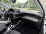 Peugeot 2008 1.2 Turbo 130PK Active Pack Automaat | Navigatie | Apple carplay | Hoge zitpositie | Camera | Parkeersensoren | Climate Control | Cruise Control | Lichtmetalen velgen |