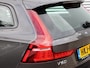 Volvo V60 2.0 T6 Plug-in hybrid AWD Plus Dark Automaat / Nappa leder / Trekhaak / 360* camera / Harman Kardon audio / Stoel + Stuur + Achterbank verwarmd /