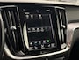 Volvo V60 2.0 T5 Automaat Momentum | Lederen bekleding | Sensus full map navigatie | Stoelverwarming | Volvo On Call met app | Getint glas achter | 18 inch lichtmetalen velgen met all-season banden | Apple CarPlay/Android Auto | Exterieur Styling Kit met dubbele uitlaat