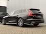 Volvo V60 2.0 T5 Automaat Momentum | Lederen bekleding | Sensus full map navigatie | Stoelverwarming | Volvo On Call met app | Getint glas achter | 18 inch lichtmetalen velgen met all-season banden | Apple CarPlay/Android Auto | Exterieur Styling Kit met dubbele uitlaat