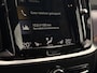 Volvo V60 2.0 T5 Automaat Momentum | Lederen bekleding | Sensus full map navigatie | Stoelverwarming | Volvo On Call met app | Getint glas achter | 18 inch lichtmetalen velgen met all-season banden | Apple CarPlay/Android Auto | Exterieur Styling Kit met dubbele uitlaat