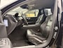 Volvo V60 2.0 T5 Automaat Momentum | Lederen bekleding | Sensus full map navigatie | Stoelverwarming | Volvo On Call met app | Getint glas achter | 18 inch lichtmetalen velgen met all-season banden | Apple CarPlay/Android Auto | Exterieur Styling Kit met dubbele uitlaat