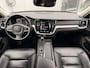 Volvo V60 2.0 T5 Automaat Momentum | Lederen bekleding | Sensus full map navigatie | Stoelverwarming | Volvo On Call met app | Getint glas achter | 18 inch lichtmetalen velgen met all-season banden | Apple CarPlay/Android Auto | Exterieur Styling Kit met dubbele uitlaat