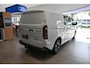Ford E-Transit Custom 320 L2H1 Trend 65 kWh Dubbel Cabine | €5.000 Korting | 0,99% Financial Lease | Trekhaak | 6 Zitplaatsen | Betonplex Laadvloer | NIEUW UIT VOORRAAD