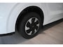 Ford E-Transit Custom 320 L2H1 Trend 65 kWh Dubbel Cabine | €5.000 Korting | 0,99% Financial Lease | Trekhaak | 6 Zitplaatsen | Betonplex Laadvloer | NIEUW UIT VOORRAAD