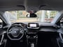 Peugeot 2008 1.2 PureTech Automaat Allure Pack - Carplay | Nav | PDC | Stoelverw. | Trekhaak