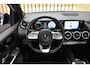 Mercedes-Benz B-klasse 180 Business Solution AMG Trekhaak Panoramadak CarPlay 1e eig. LED Virtual Nwe APK