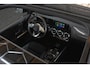 Mercedes-Benz B-klasse 180 Business Solution AMG Trekhaak Panoramadak CarPlay 1e eig. LED Virtual Nwe APK