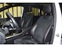 Mercedes-Benz B-klasse 180 Business Solution AMG Trekhaak Panoramadak CarPlay 1e eig. LED Virtual Nwe APK