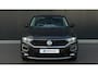 Volkswagen T-Roc | Achteruitrijcamera standaard | Cruisecontrol adaptief | Lichtmetalen velgen 18"