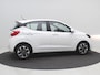 Hyundai i10 1.0 AUTOMAAT Comfort Smart 5-zits / Navigatie / Cruise Control / LMV / 5-Persoons / Airco / Stoelverwarming voor / Stuurwiel verwarming / Parkeersensoren achter / Achteruitrijcamera / Apple CarPlay & Android Auto / Fabrieksgarantie tot 26-05-2030 /