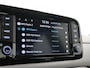 Hyundai i10 1.0 AUTOMAAT Comfort Smart 5-zits / Navigatie / Cruise Control / LMV / 5-Persoons / Airco / Stoelverwarming voor / Stuurwiel verwarming / Parkeersensoren achter / Achteruitrijcamera / Apple CarPlay & Android Auto / Fabrieksgarantie tot 26-05-2030 /