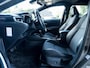 Toyota Corolla Touring Sports 1.8 Hybrid Business Plus | Trekhaak | Camera | Bi-Tone | Head-Up Display | LED Koplampen | Lichtmetalen Velgen | Climate Control | Elektrische Achterklep |
