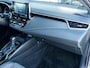 Toyota Corolla Touring Sports 1.8 Hybrid Business Plus | Trekhaak | Camera | Bi-Tone | Head-Up Display | LED Koplampen | Lichtmetalen Velgen | Climate Control | Elektrische Achterklep |