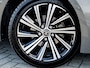 Toyota Corolla Touring Sports 1.8 Hybrid Business Plus | Trekhaak | Camera | Bi-Tone | Head-Up Display | LED Koplampen | Lichtmetalen Velgen | Climate Control | Elektrische Achterklep |