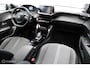 Peugeot e-208 EV Allure Pack 50 kWh, 3-Fasen, Camera, stoelverwarming, Apple carplay, Donker glas, Navi, Cruise, Pdc, 16 inch Lmv..