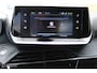 Peugeot e-208 EV Allure Pack 50 kWh, 3-Fasen, Camera, stoelverwarming, Apple carplay, Donker glas, Navi, Cruise, Pdc, 16 inch Lmv..