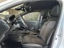 Renault Clio 1.0 TCe 90 Techno | Sfeerverlichting | Achteruitrijcamera | Carplay | Cruise Control | Navigatiesysteem | LED Koplampen | LMV 17 |
