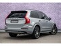 Volvo XC90 2.0 T8 Plug-in hybrid AWD Ultra Dark | SOH 97% | Trekhaak | 22" | Head-Up Display | 360 Camera | Harman/Kardon | Memory Seats | Stoel & Stuurverwarming | Getint Glas |