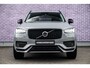 Volvo XC90 2.0 T8 Plug-in hybrid AWD Ultra Dark | SOH 97% | Trekhaak | 22" | Head-Up Display | 360 Camera | Harman/Kardon | Memory Seats | Stoel & Stuurverwarming | Getint Glas |