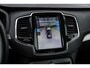 Volvo XC90 2.0 T8 Plug-in hybrid AWD Ultra Dark | SOH 97% | Trekhaak | 22" | Head-Up Display | 360 Camera | Harman/Kardon | Memory Seats | Stoel & Stuurverwarming | Getint Glas |