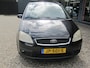 Ford C-Max 1.8-16V Trend zo meenemen 1000.- apk 10-06-2027 rijdt goed
