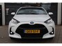 Toyota Yaris 1.5 Hybrid Dynamic Limited | Stoelverwarming | Keyless | 17 inch | All Seasons