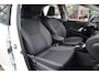 Toyota Yaris 1.5 Hybrid Dynamic Limited | Stoelverwarming | Keyless | 17 inch | All Seasons