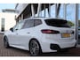 BMW 2-Serie Active Tourer (u06) 220i M-SPORT SHADOW LINE Panoramadak | Camera | Stoelverwarming | Sfeerverlichting | Wide screen | DAB |