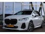 BMW 2-Serie Active Tourer (u06) 220i M-SPORT SHADOW LINE Panoramadak | Camera | Stoelverwarming | Sfeerverlichting | Wide screen | DAB |