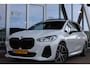 BMW 2-Serie Active Tourer (u06) 220i M-SPORT SHADOW LINE Panoramadak | Camera | Stoelverwarming | Sfeerverlichting | Wide screen | DAB |
