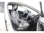 Volvo V40 Cross Country | Eerste Eigenaar | Camera | Trekhaak | Leer | Panorama  | Cruise Control