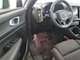Volvo XC40 Recharge Core 70 kWh | 19" | Trekhaak | Warmtepomp | Stoel Verwarming |