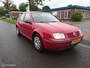 Volkswagen Bora 1.6-16V