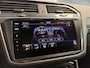 Volkswagen Tiguan 1.4 TSI eHybrid R-Line | Leder | Trekhaak | Memory |Adaptieve Cruise | IQ light | 360 | Carplay | Stoelverwarming |