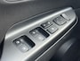 Hyundai Kona 1.0T Comfort / Afneembare Trekhaak (1.200KG) / 100% Dealeronderhouden / 1e Eigenaar / Navigatie DMV Apple Carplay&Android Auto / Dab / Achteruitrij Camera / Lichtmetalen Velgen 16" /