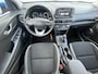 Hyundai Kona 1.0T Comfort / Afneembare Trekhaak (1.200KG) / 100% Dealeronderhouden / 1e Eigenaar / Navigatie DMV Apple Carplay&Android Auto / Dab / Achteruitrij Camera / Lichtmetalen Velgen 16" /