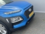 Hyundai Kona 1.0T Comfort / Afneembare Trekhaak (1.200KG) / 100% Dealeronderhouden / 1e Eigenaar / Navigatie DMV Apple Carplay&Android Auto / Dab / Achteruitrij Camera / Lichtmetalen Velgen 16" /